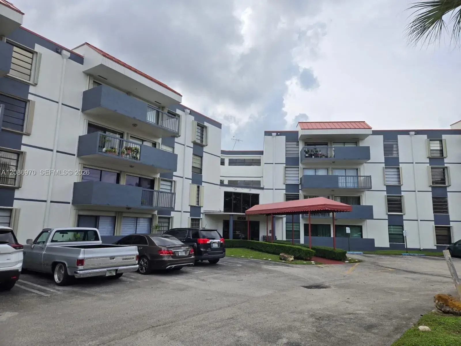3 bedroom 3 bath Residential Lease for rent at 5900 SW 127th Ave # 3304, Miami FL 33183