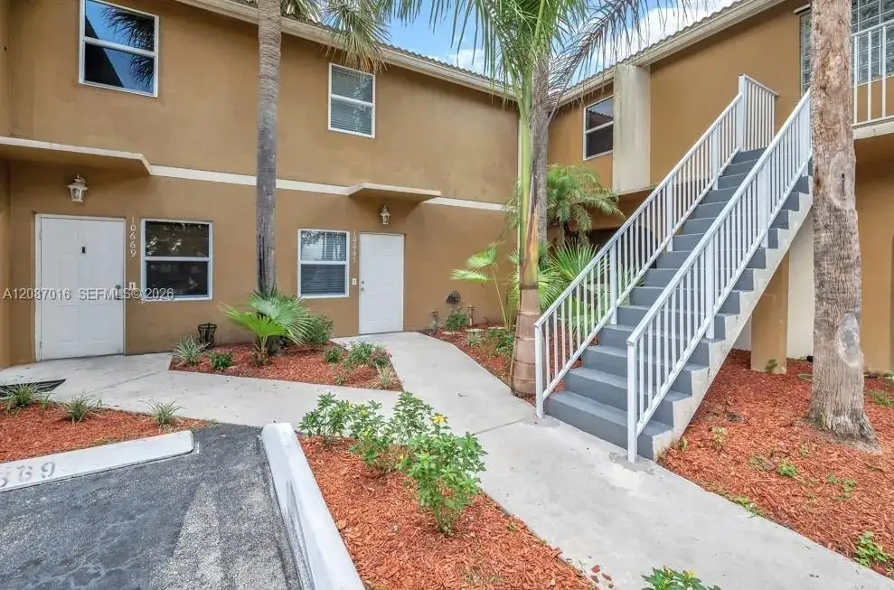 3 bedroom 2 bath Residential for sale at 10667 NW 45th St # 10667, Coral Springs FL 33065