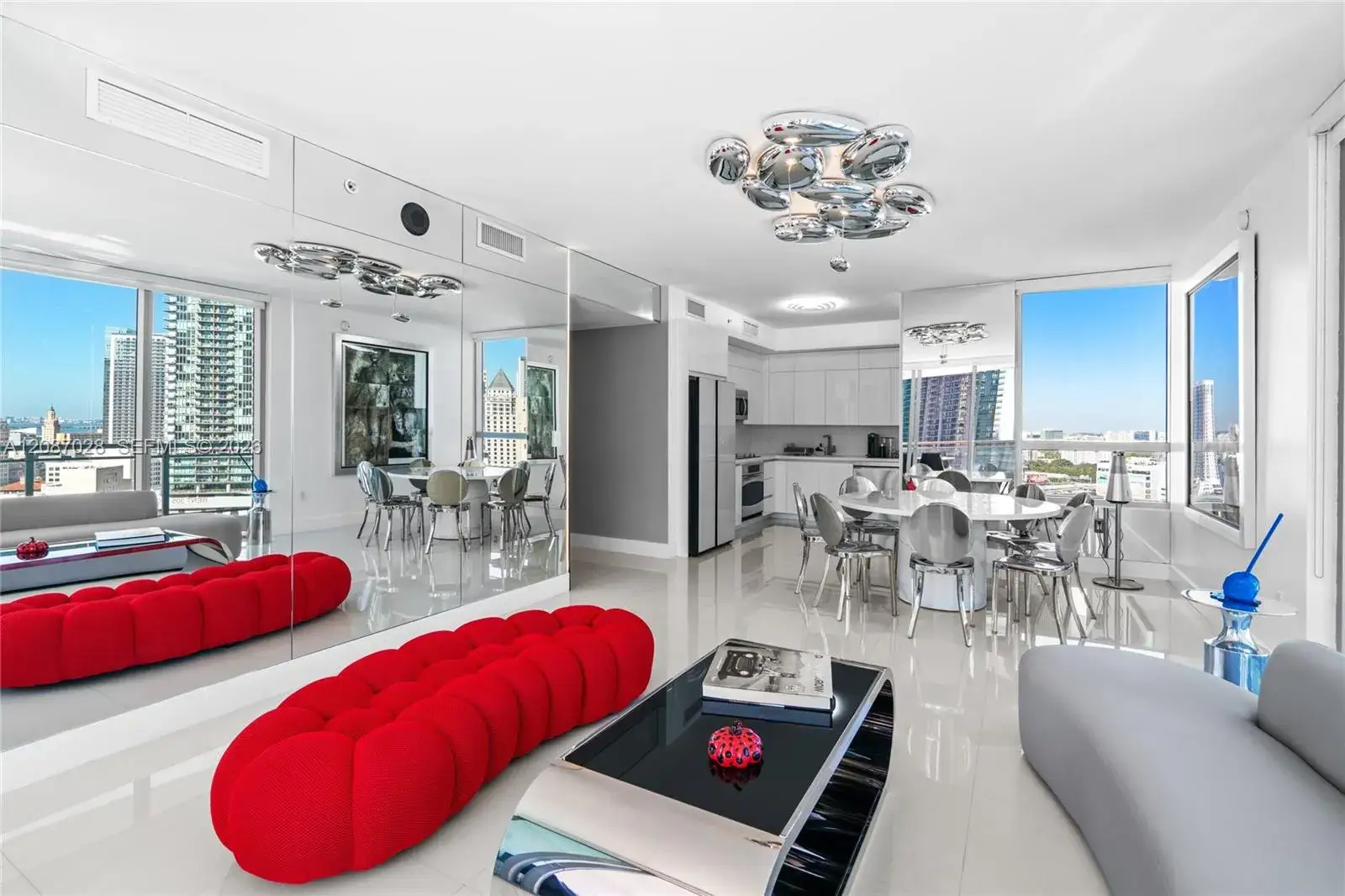 2 bedroom 2 bath Residential Lease for rent at 90 SW 3rd St # 2204, Miami FL 33130
