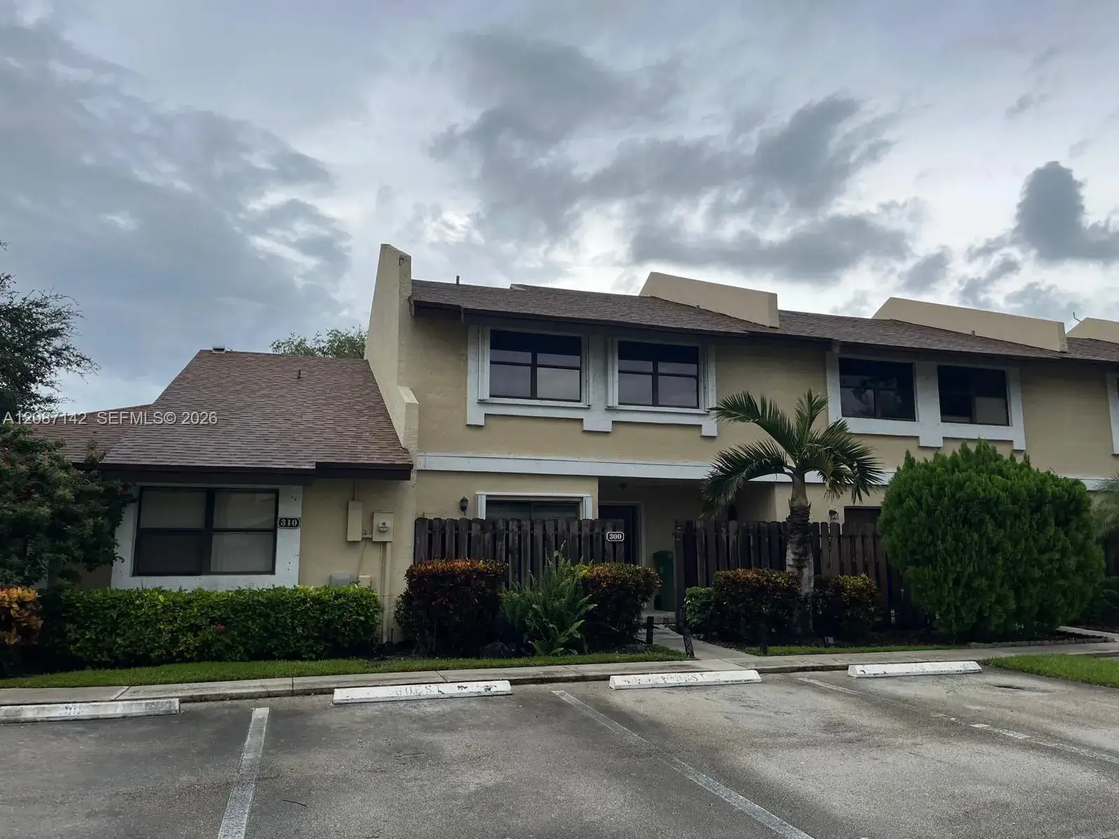 2 bedroom 2 bath Residential Lease for rent at 310 SW 96th Ter, Pembroke Pines FL 33025