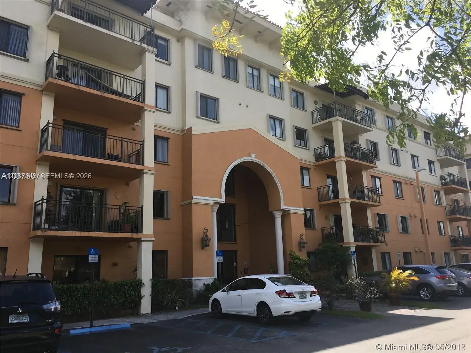 3 bedroom 2 bath Residential Lease for rent at 9340 Fontainebleau Blvd # W212, Miami FL 33172