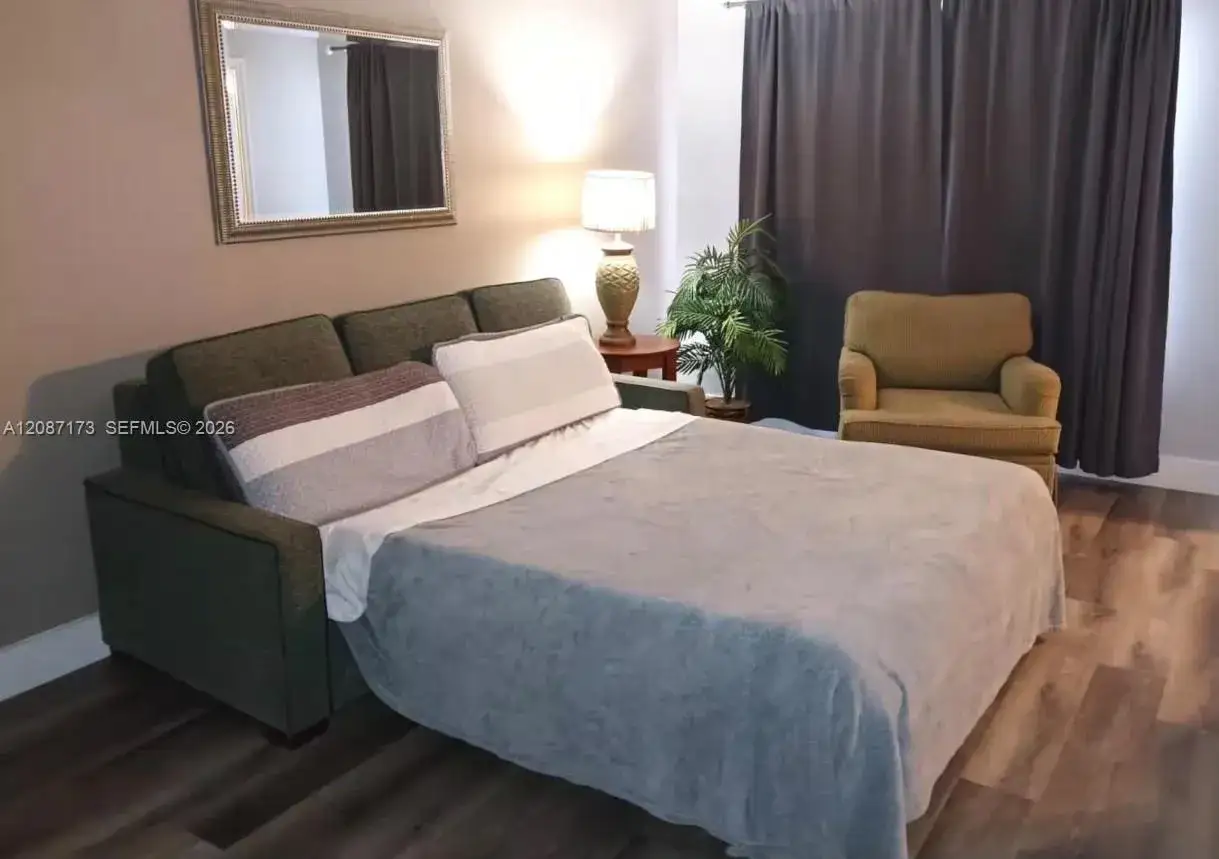 1 bedroom 1 bath Residential for sale at 3100 Parkway Blvd # 617, Kissimmee FL 34747