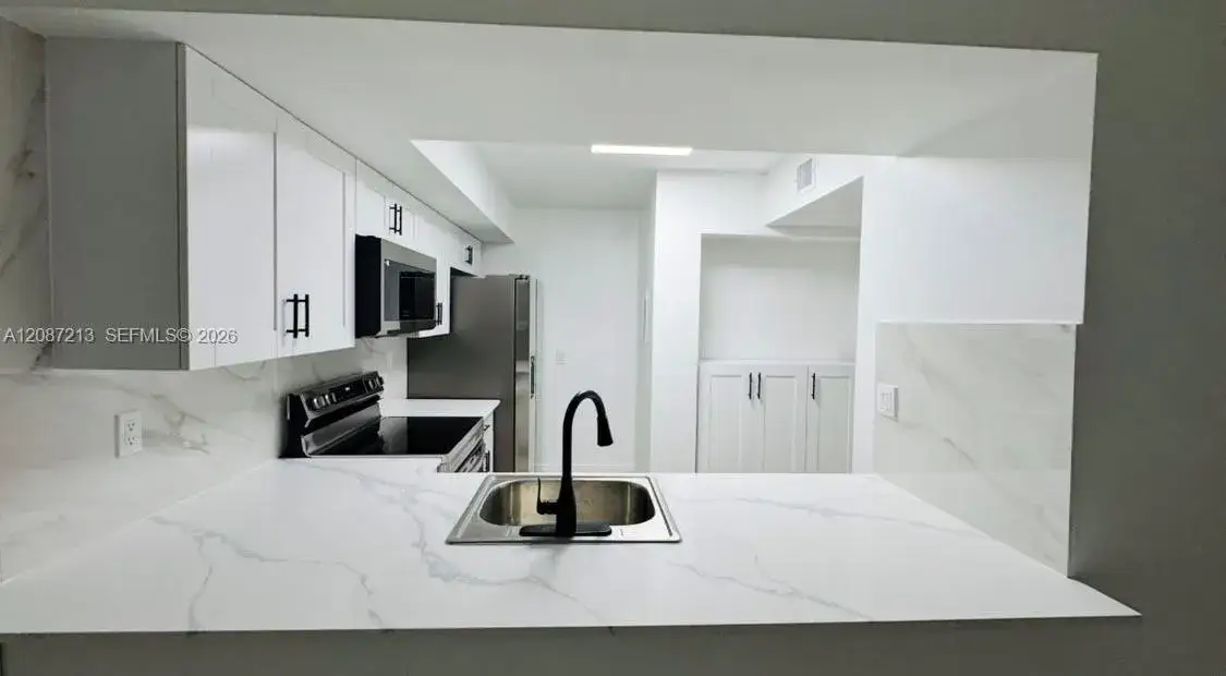 18216 Mediterranean Blvd # 19, Hialeah FL 33015