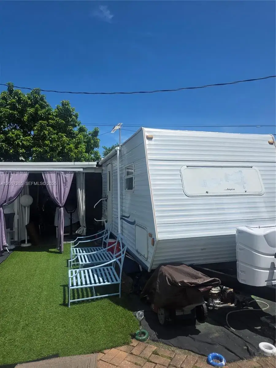 1 bath Residential Lease for rent at 291 NW 102nd St, Miami FL 33150