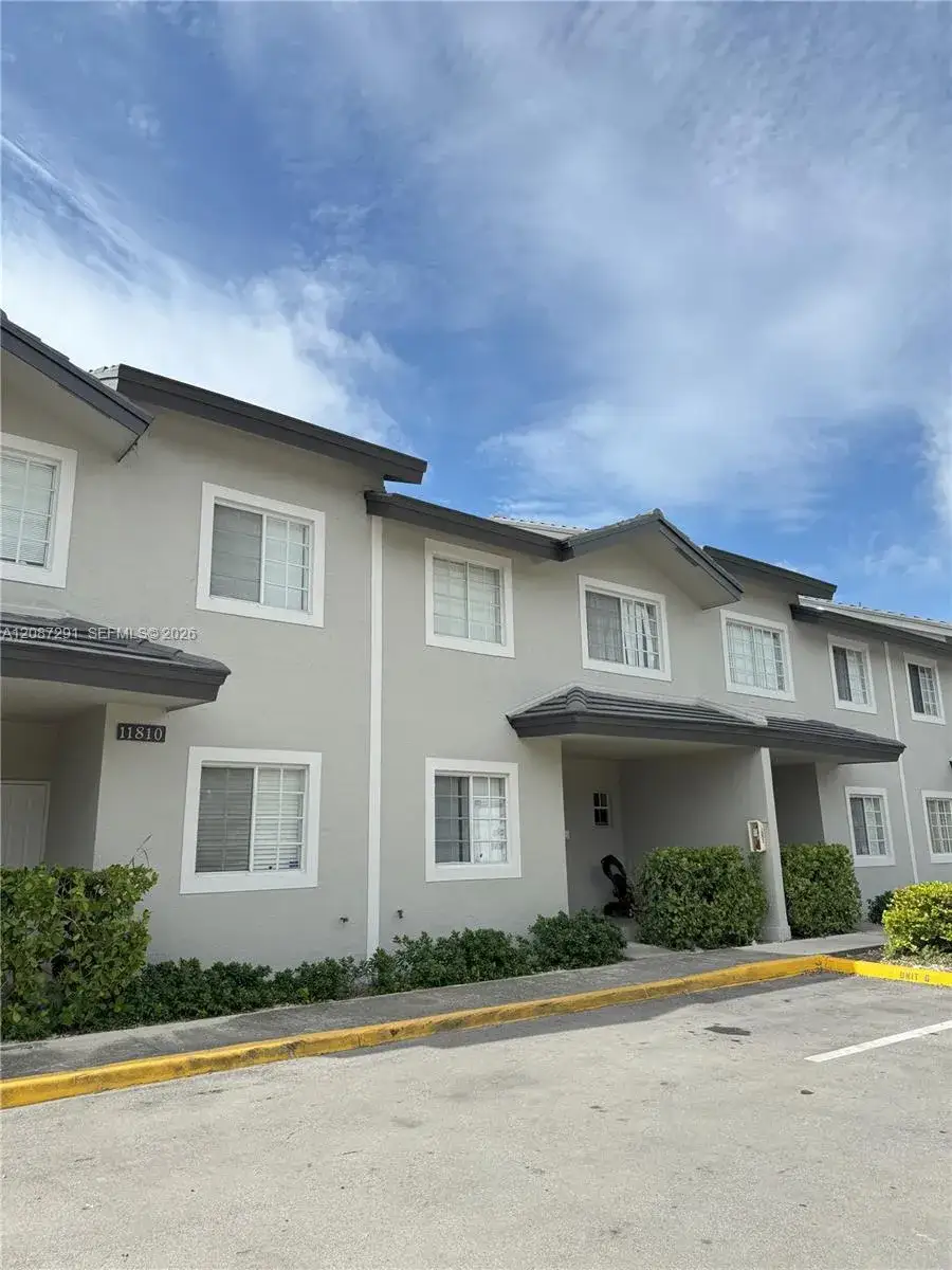 3 bedroom 2 bath Residential Lease for rent at 11810 NE 19th Dr # 8, North Miami FL 33181