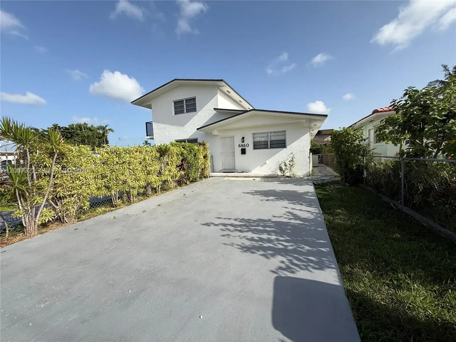 1 bedroom 1 bath Residential Lease for rent at 8860 SW 32nd st, Miami FL 33165