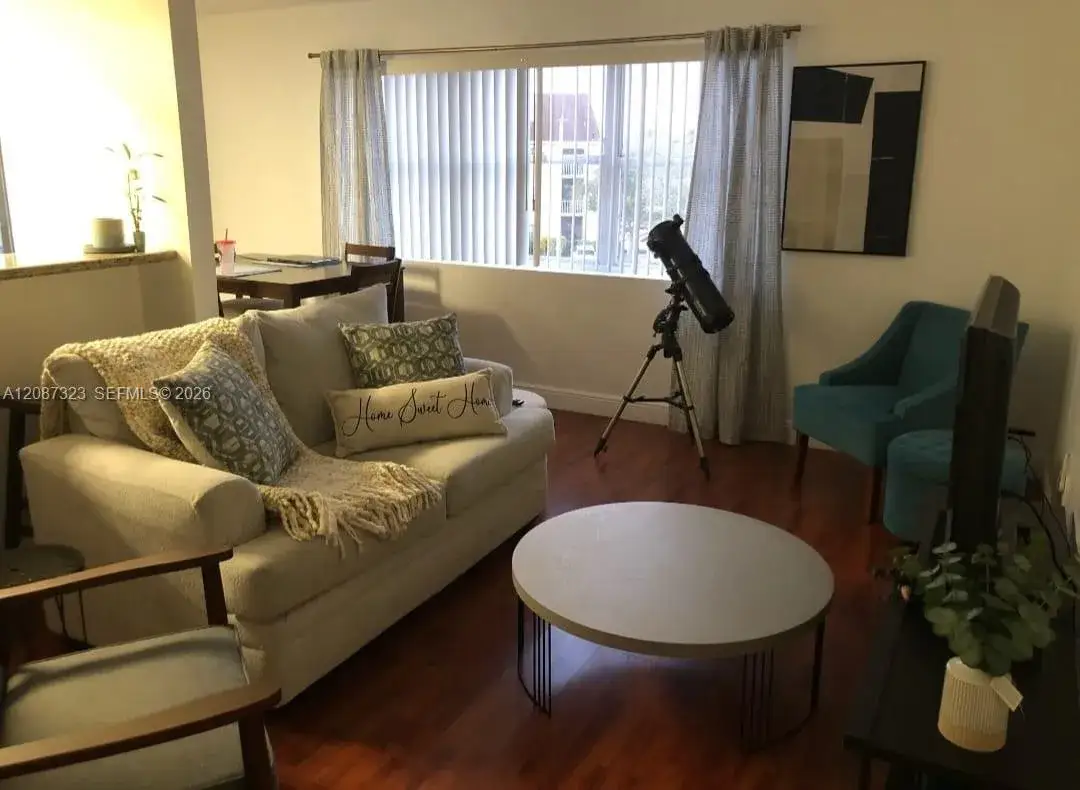 2 bedroom 1 bath Residential Lease for rent at 15320 SW 106th Ter # 1112, Miami FL 33196