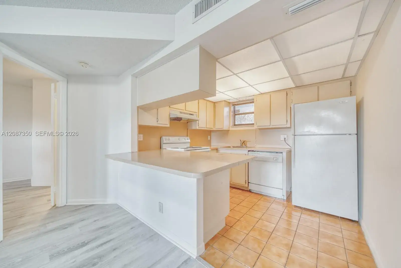 2 bedroom 2 bath Residential Lease for rent at 8290 Lake Dr # 236, Doral FL 33166
