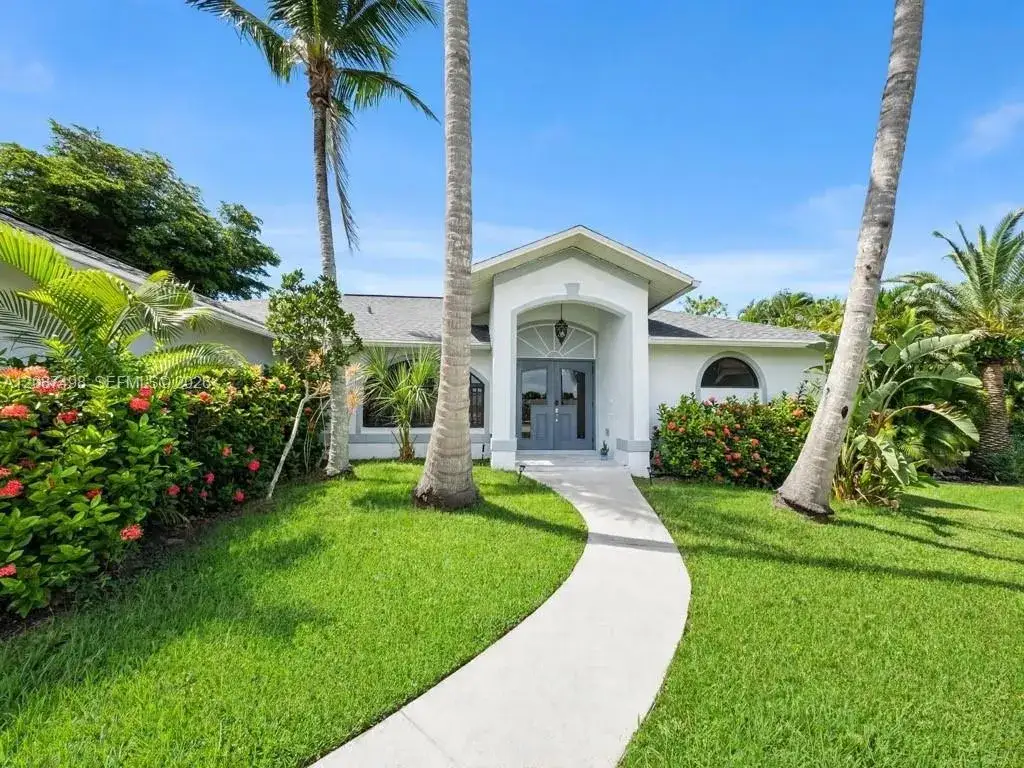5 bedroom 3 bath Residential for sale at 8896 Bracken Way, Fort Myers FL 33908