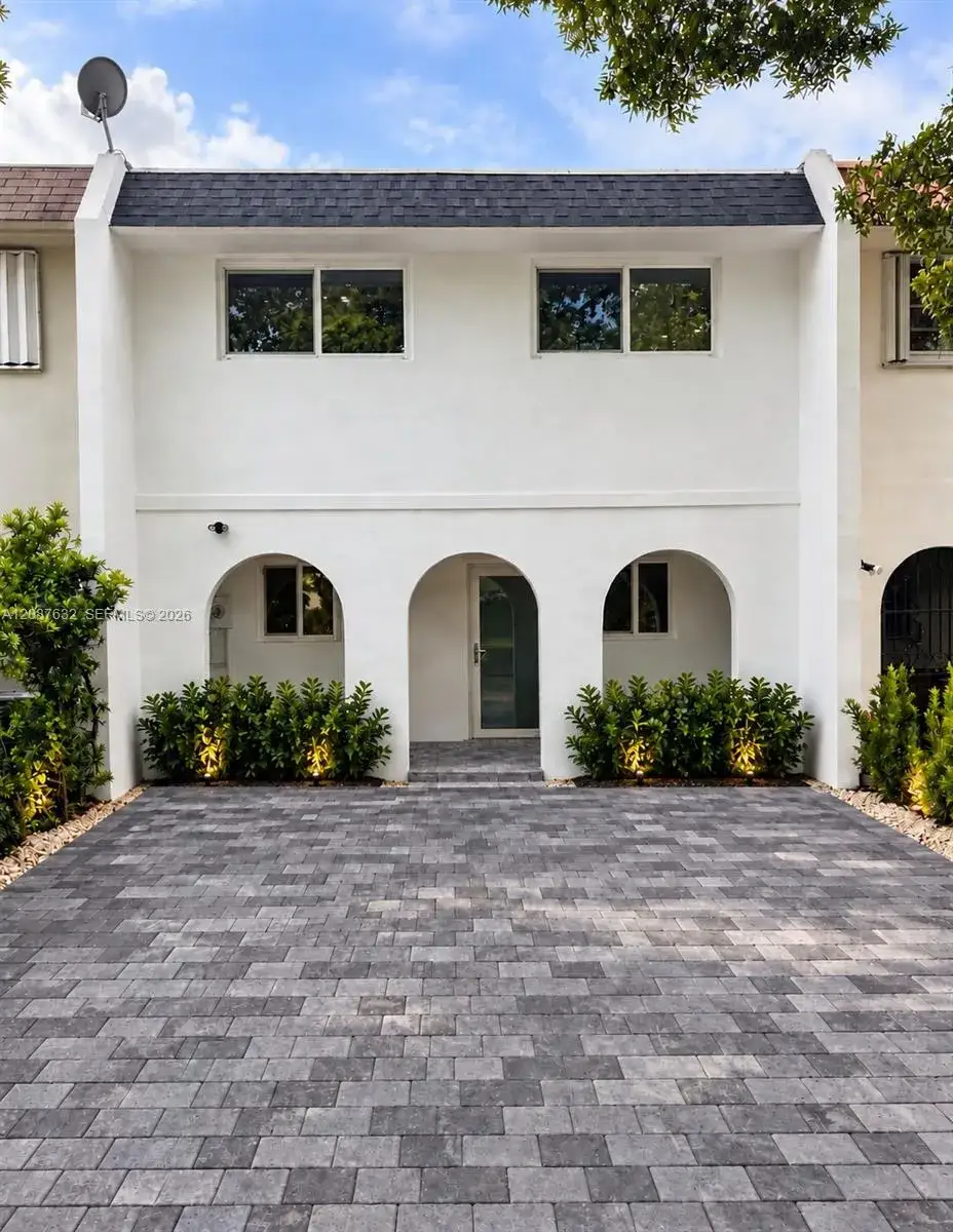 3 bedroom 2 bath Residential for sale at 7164 W 3rd Ave, Hialeah FL 33014