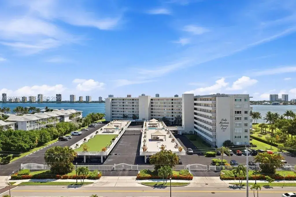 2 bedroom 2 bath Residential for sale at 801 Lake Shore Dr # 801, Lake Park FL 33403