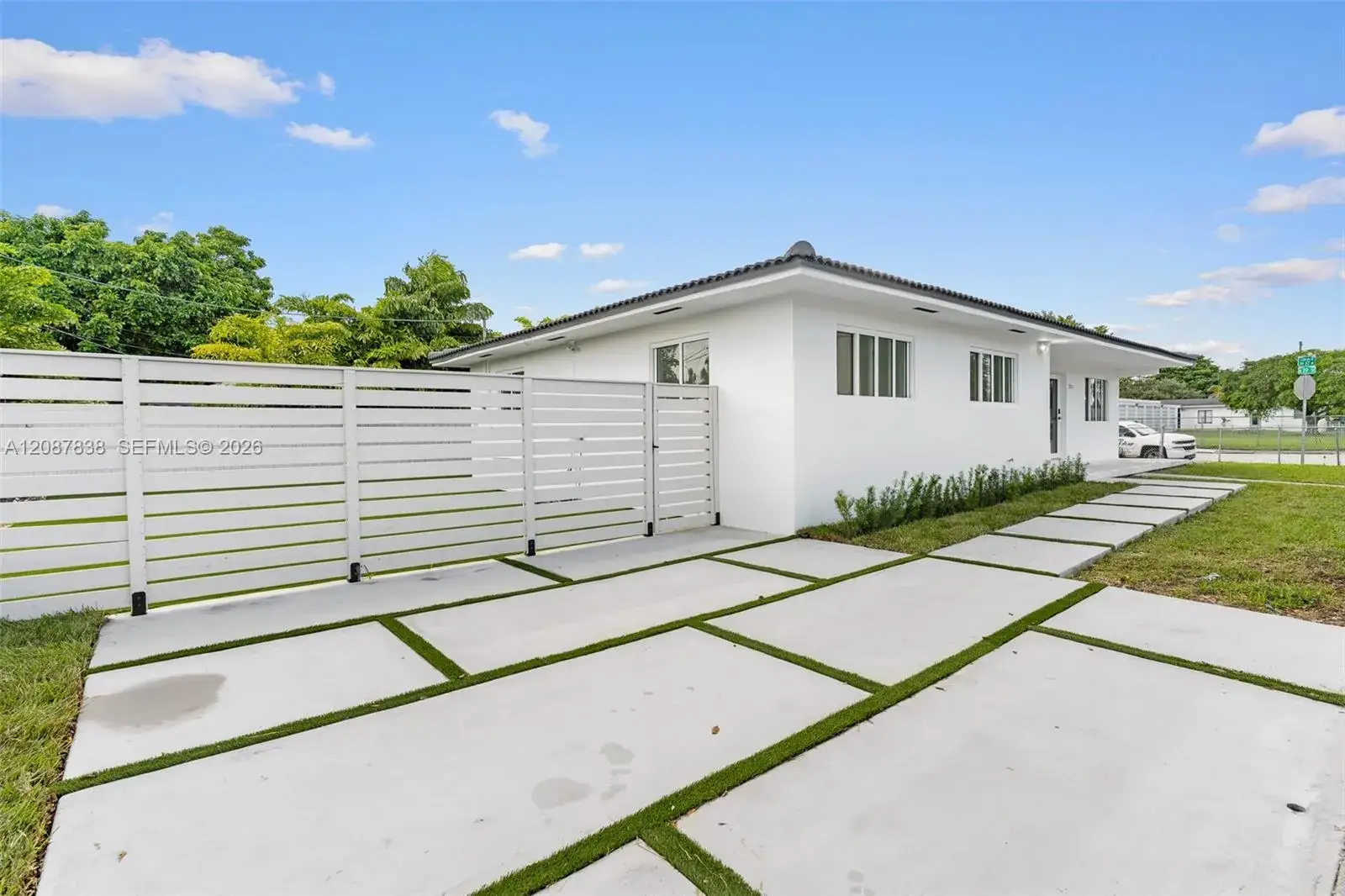 3 bedroom 3 bath Residential for sale at 3900 SW 67th Ave, Miami FL 33155