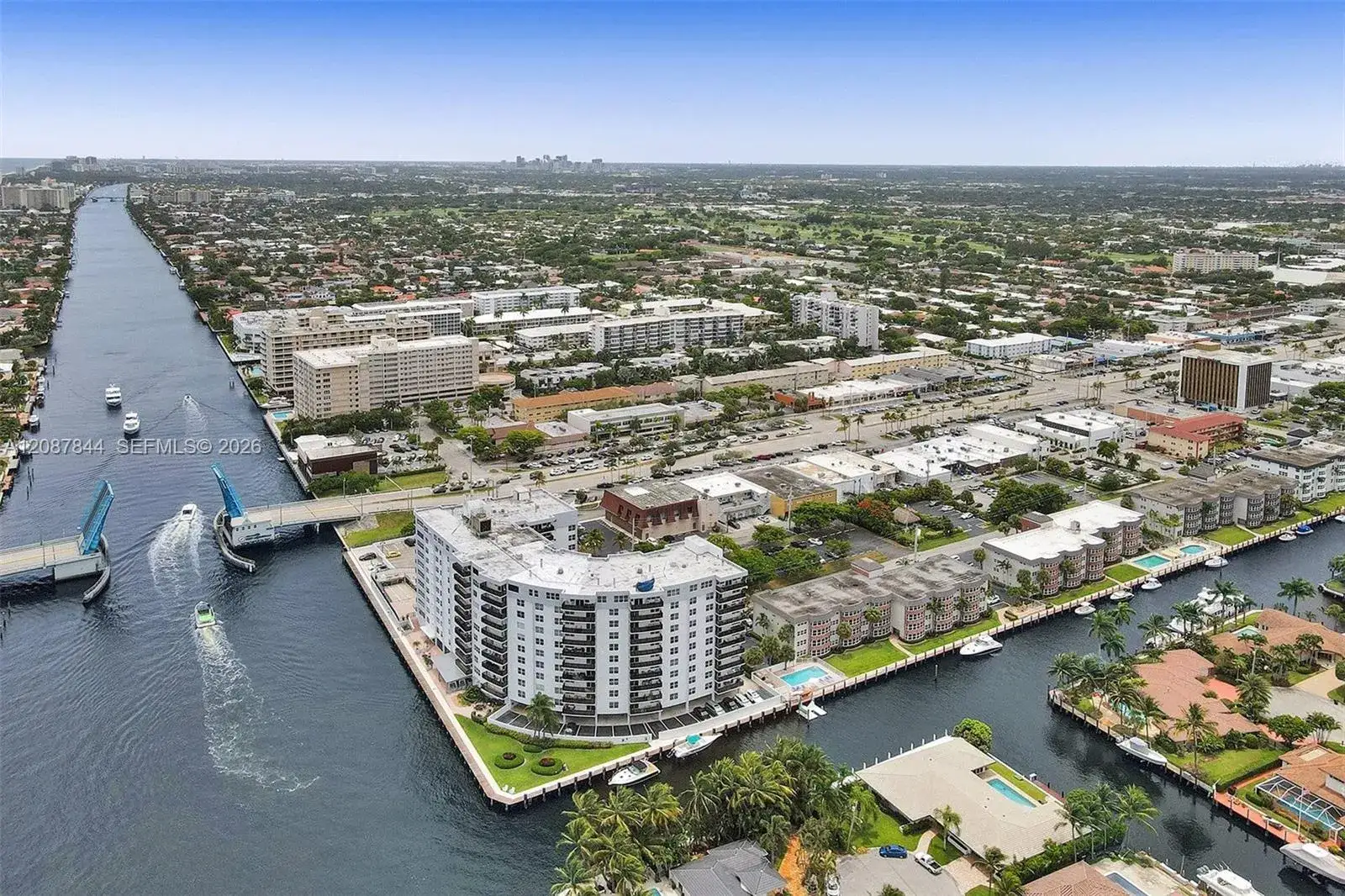 2 bedroom 2 bath Residential for sale at 3111 NE 51st St # 305C, Fort Lauderdale FL 33308