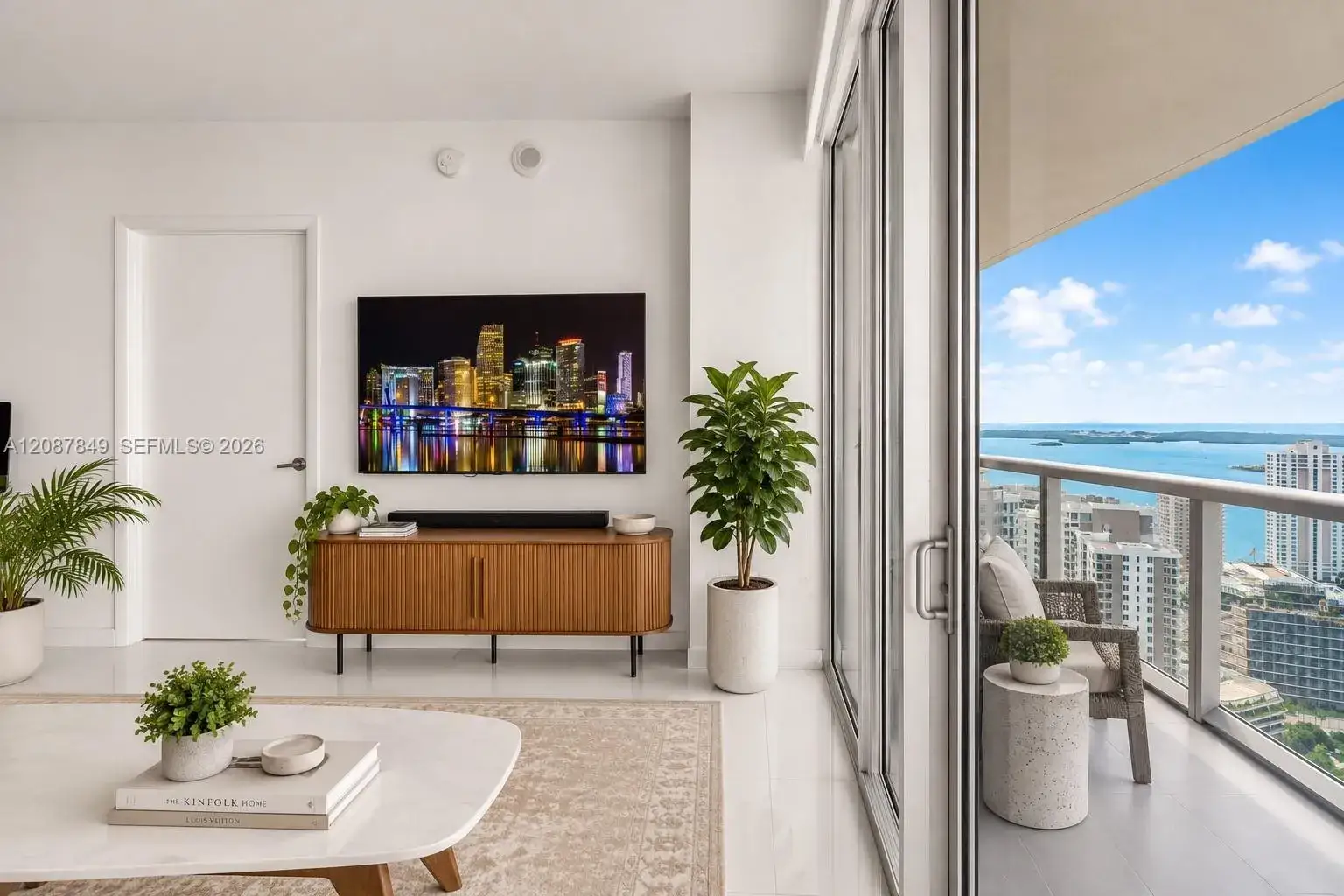 2 bedroom 2 bath Residential for sale at 475 Brickell Ave # 3609, Miami FL 33131