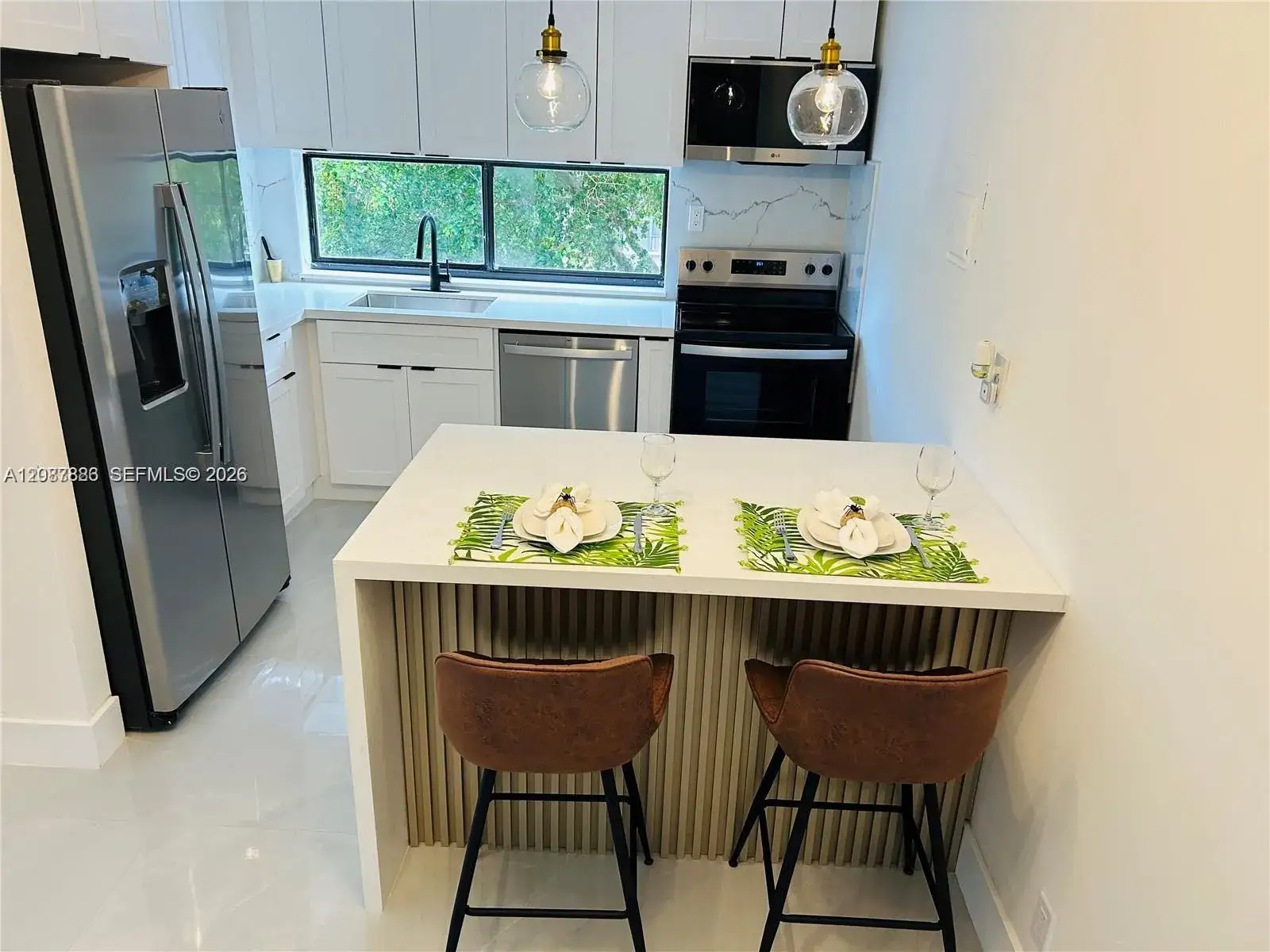 1 bedroom 1 bath Residential Lease for rent at 17021 N Bay Rd # 4, Sunny Isles Beach FL 33160
