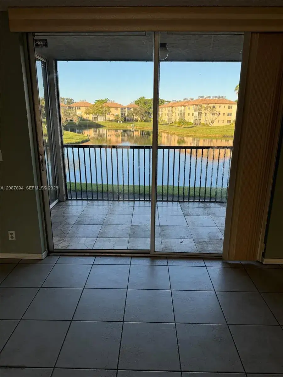 2 bedroom 2 bath Residential Lease for rent at 7840 NW 50th St # 209, Lauderhill FL 33351