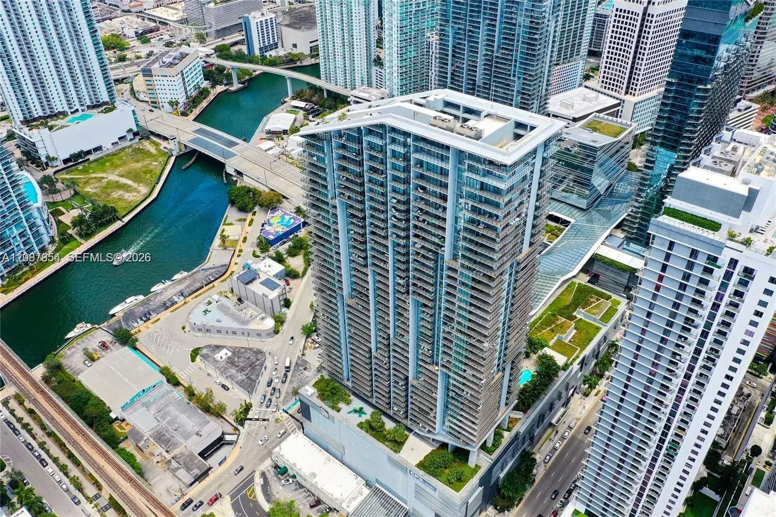 3 bedroom 3 bath Residential for sale at 88 SW 7th St # 904, Miami FL 33130