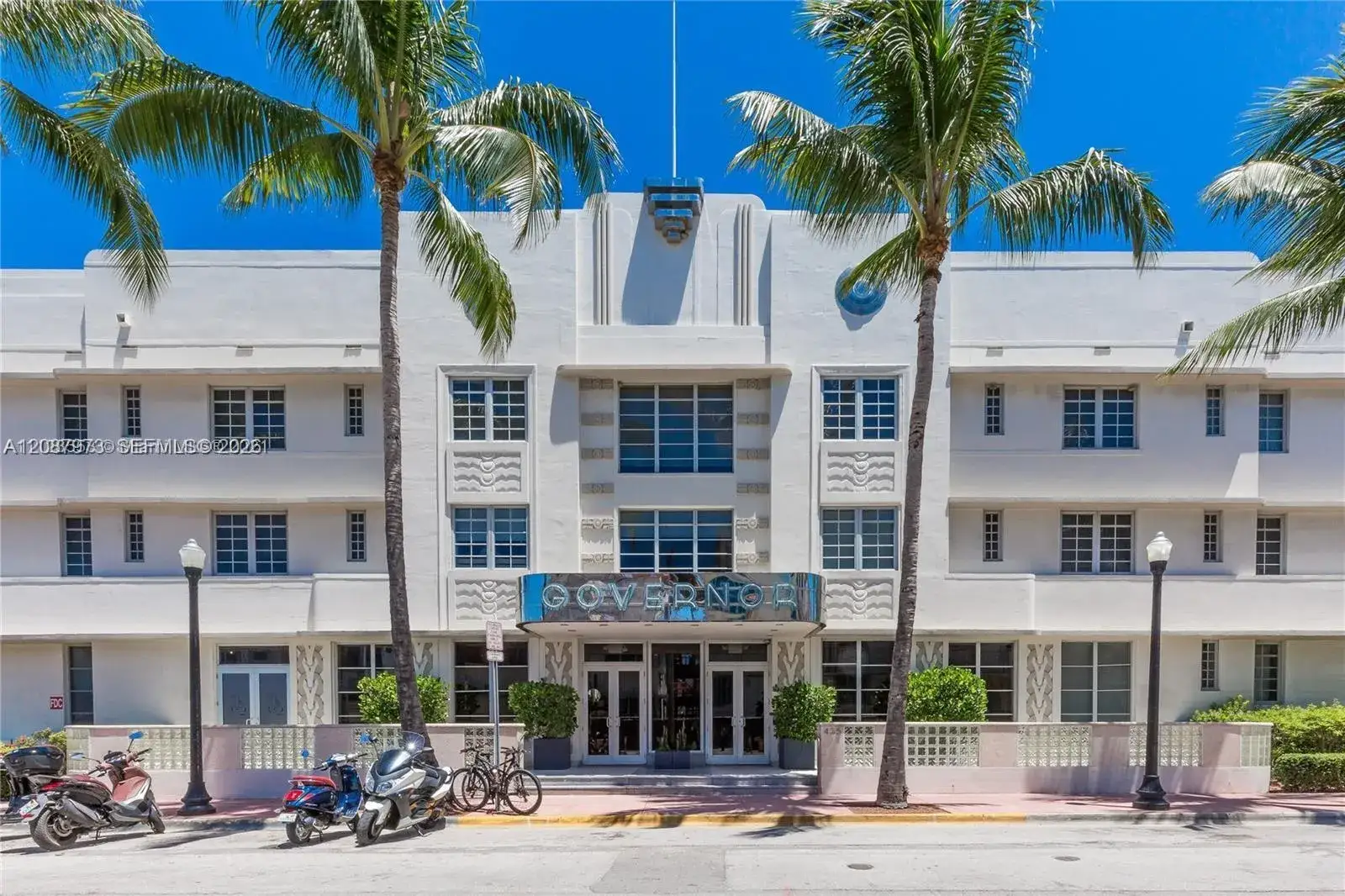 1 bedroom 1 bath Residential Lease for rent at 435 21st St # 303, Miami Beach FL 33139