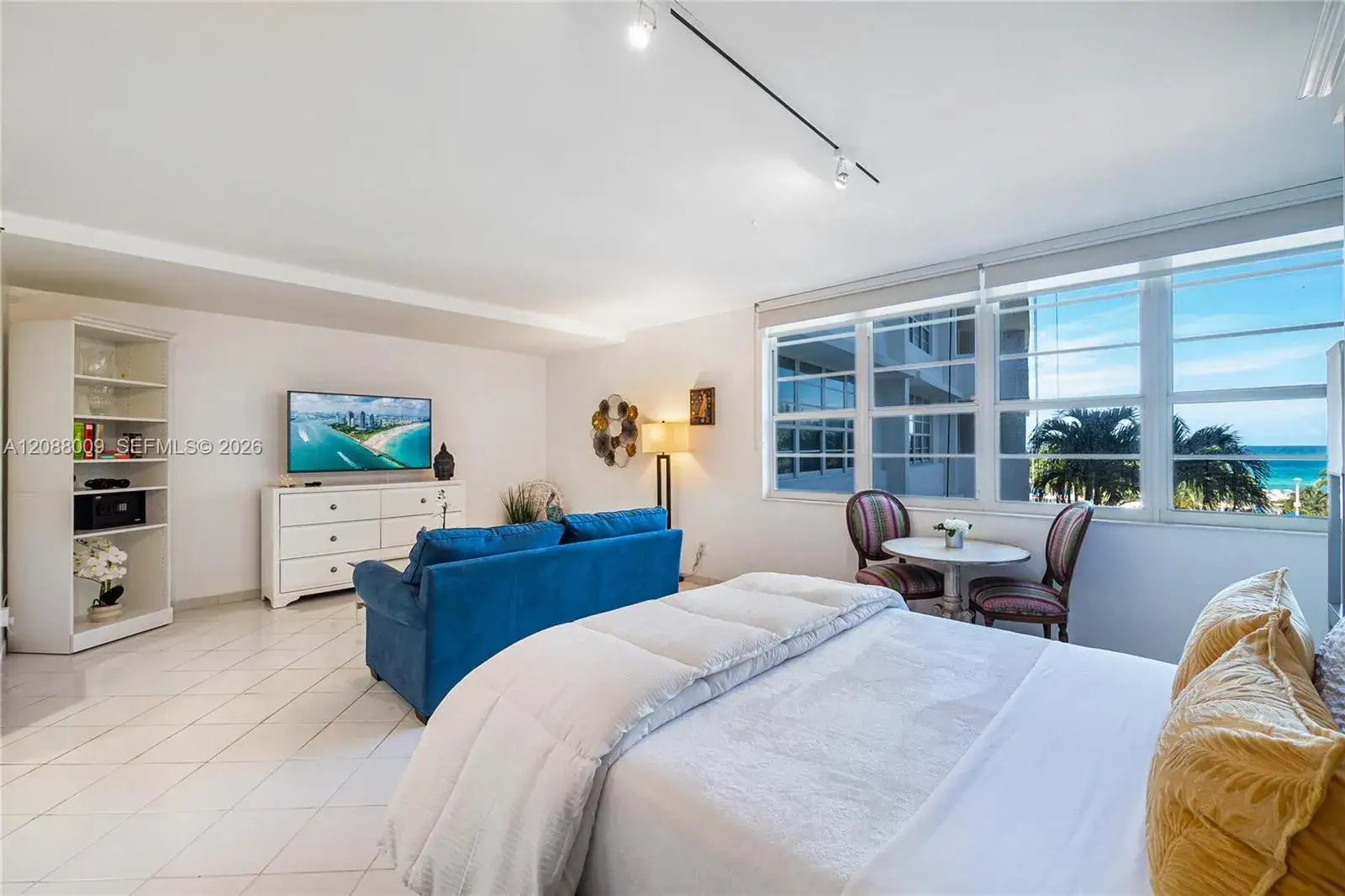 1 bath Residential Lease for rent at 100 Lincoln Rd # 515, Miami Beach FL 33139
