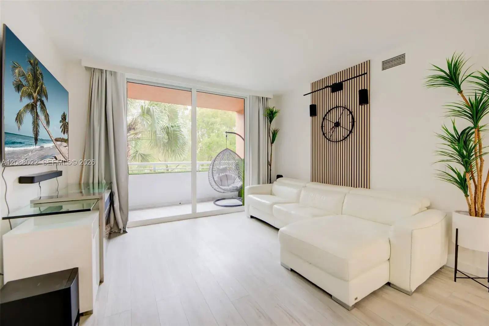 2 bedroom 2 bath Residential for sale at 2775 NE 187th St # 215, Aventura FL 33180