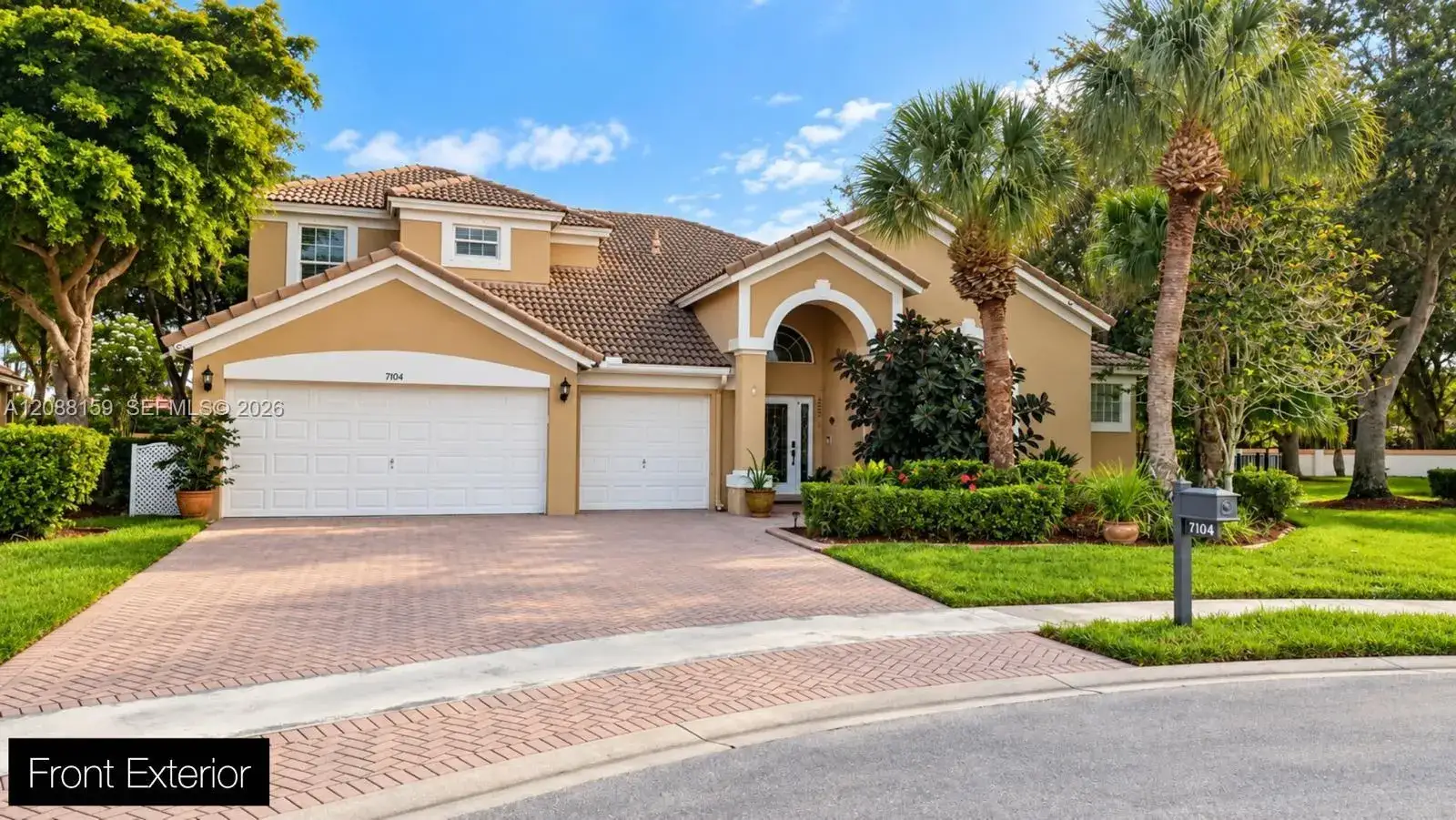 5 bedroom 4 bath Residential for sale at 7104 Brunswick Cir, Boynton Beach FL 33472