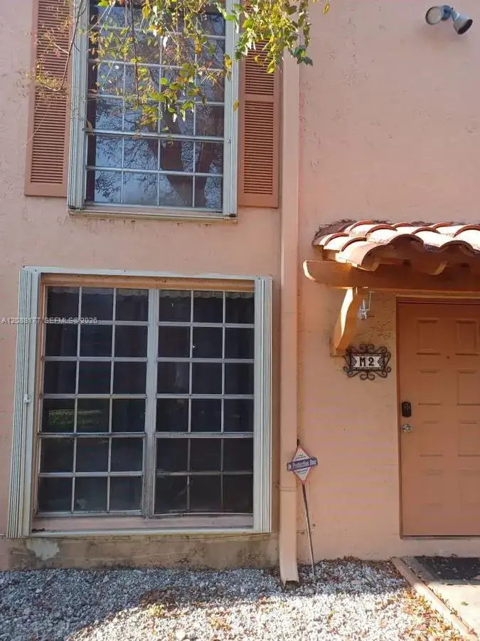 2 bedroom 1 bath Residential Lease for rent at 7170 Fairway Dr # M2, Miami Lakes FL 33014