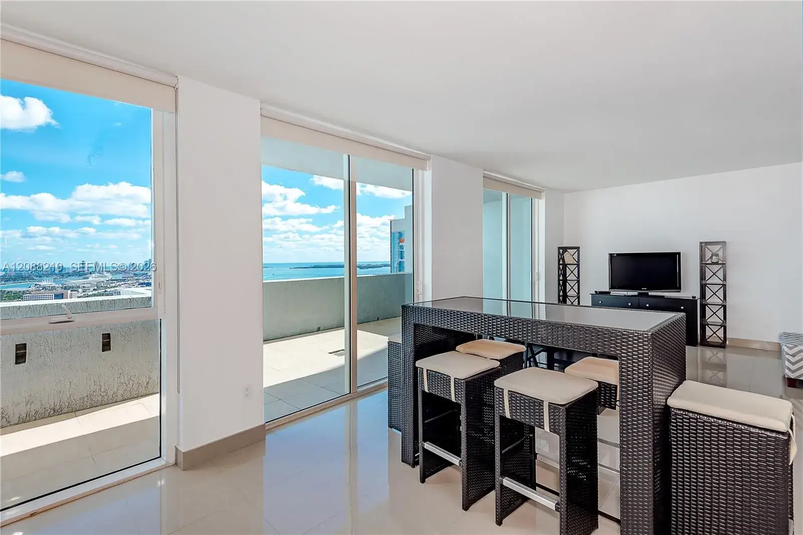 1 bath Residential Lease for rent at 253 NE 2nd St # 3105, Miami FL 33132