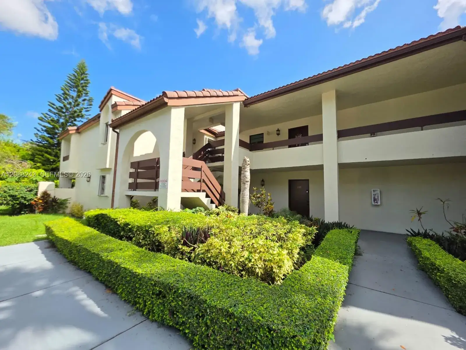 1 bedroom 1 bath Residential Lease for rent at 9060 SW 125th Ave # C202, Miami FL 33186