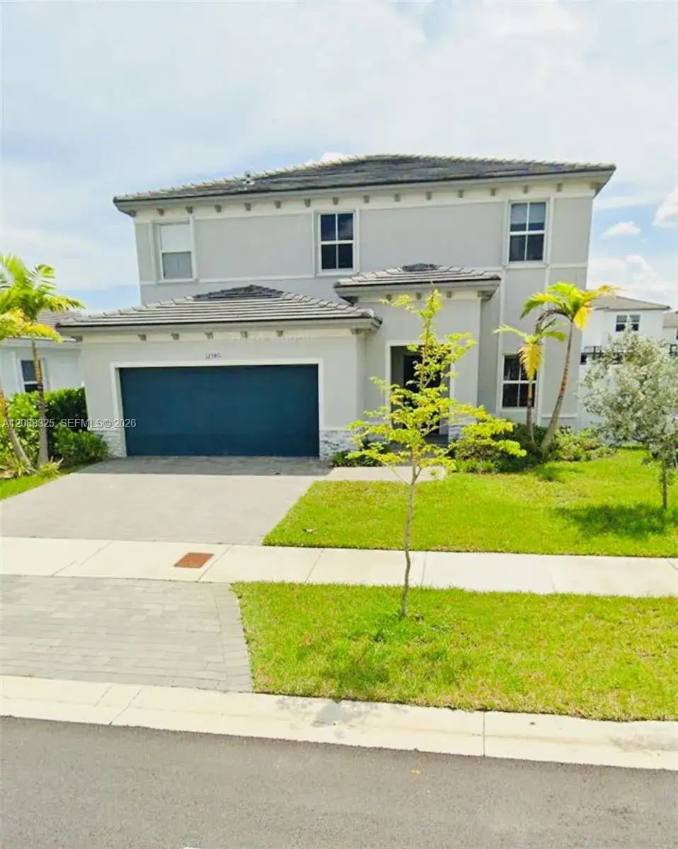 5 bedroom 3 bath Residential for sale at 12740 SW 214th Ter, Miami FL 33177