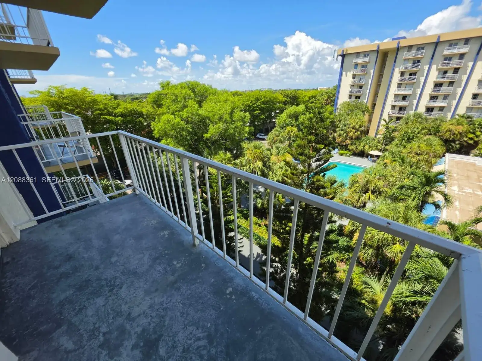 4550 NW 9th St # 605E, Miami FL 33126