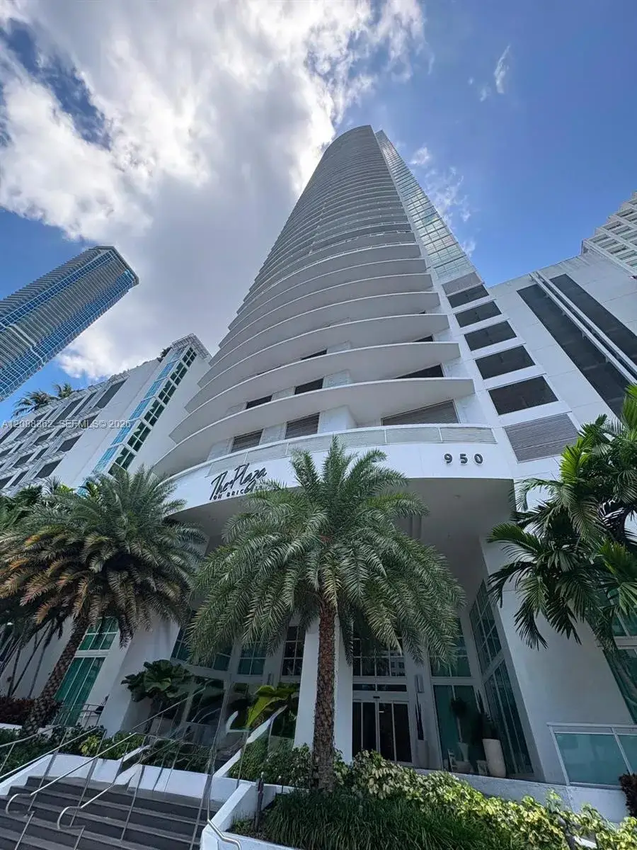 2 bedroom 2 bath Residential Lease for rent at 950 Brickell Bay Dr # 4505, Miami FL 33131