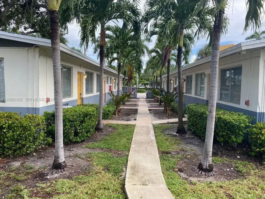 1 bedroom 1 bath Residential Lease for rent at 1640 NE 127 st # 404, North Miami FL 33161