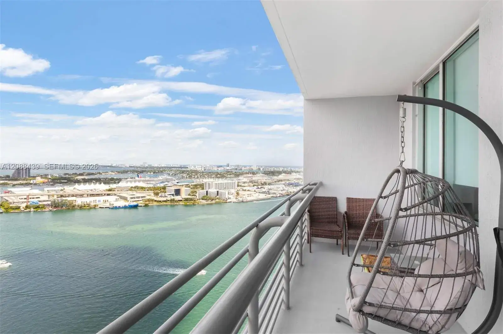 335 Biscayne Blvd # 3904, Miami FL 33131