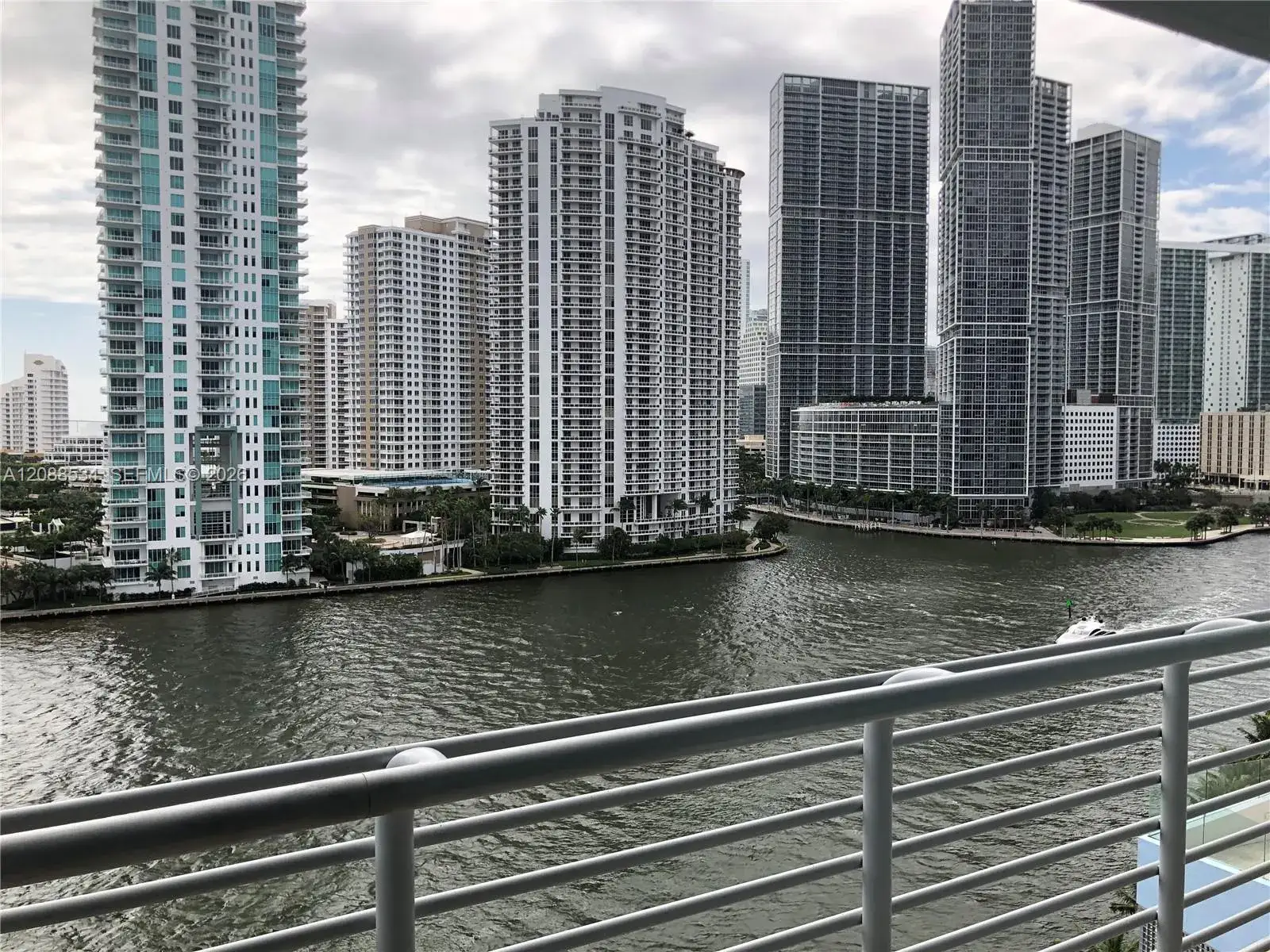 2 bedroom 2 bath Residential Lease for rent at 335 S Biscayne Blvd # 1405, Miami FL 33131