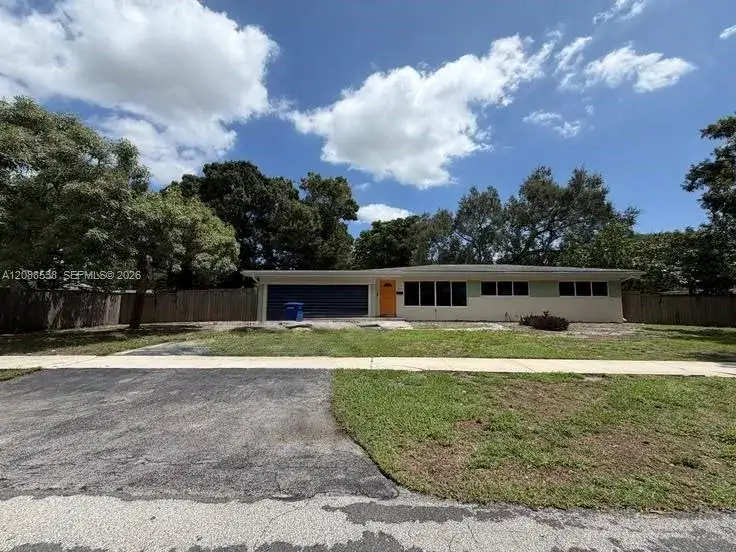 4 bedroom 3 bath Residential for sale at 252 SW 61st Ave, Plantation FL 33317