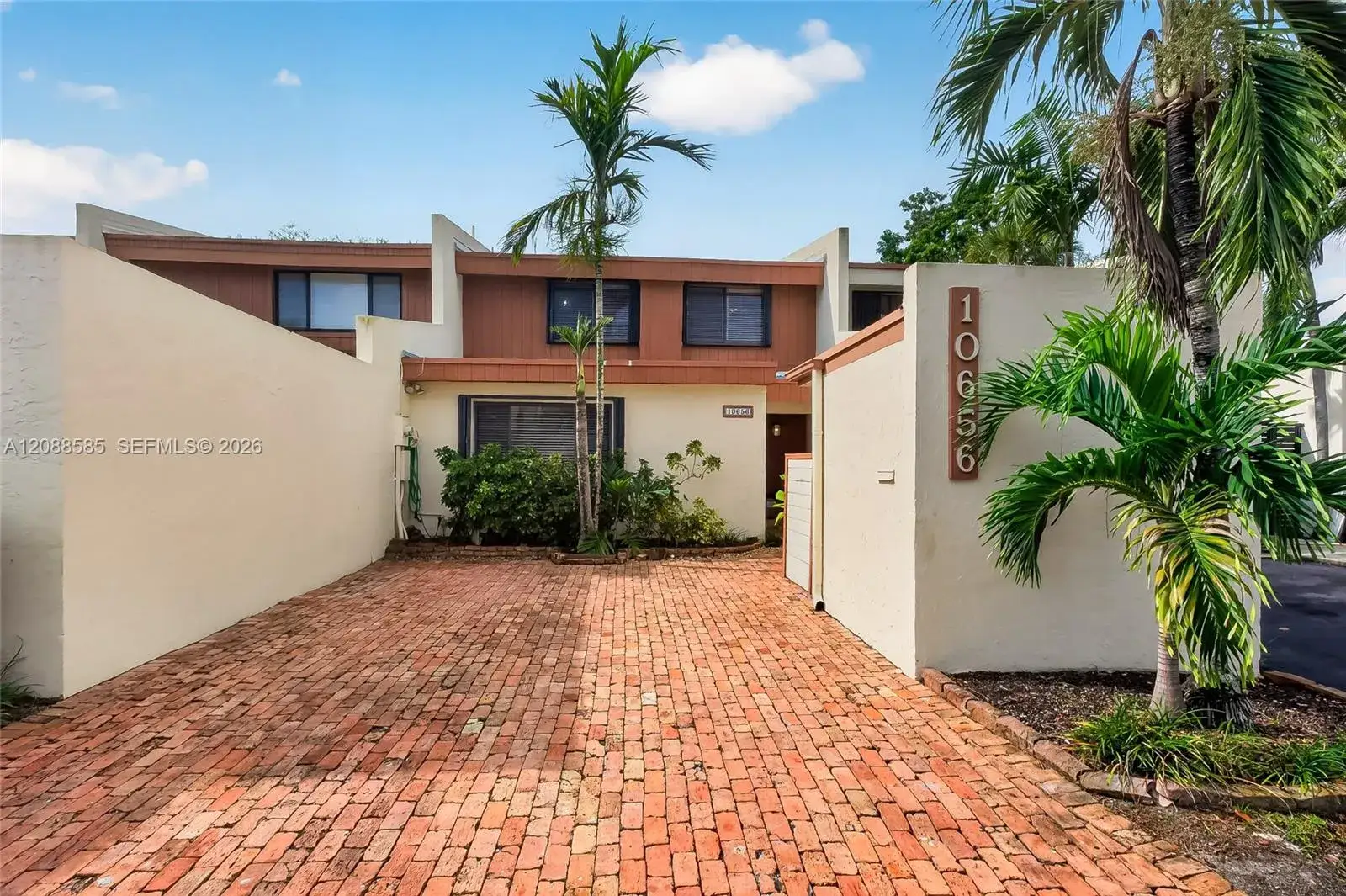 3 bedroom 2 bath Residential for sale at 10656 SW 76th Ter, Miami FL 33173