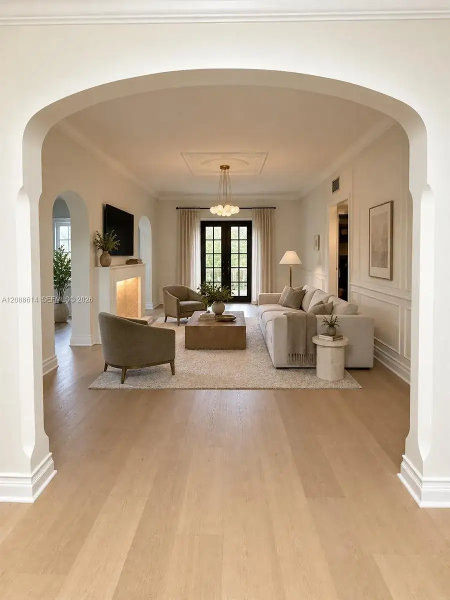 4 bedroom 5 bath Residential Lease for rent at 327 W 28th St, Miami Beach FL 33140