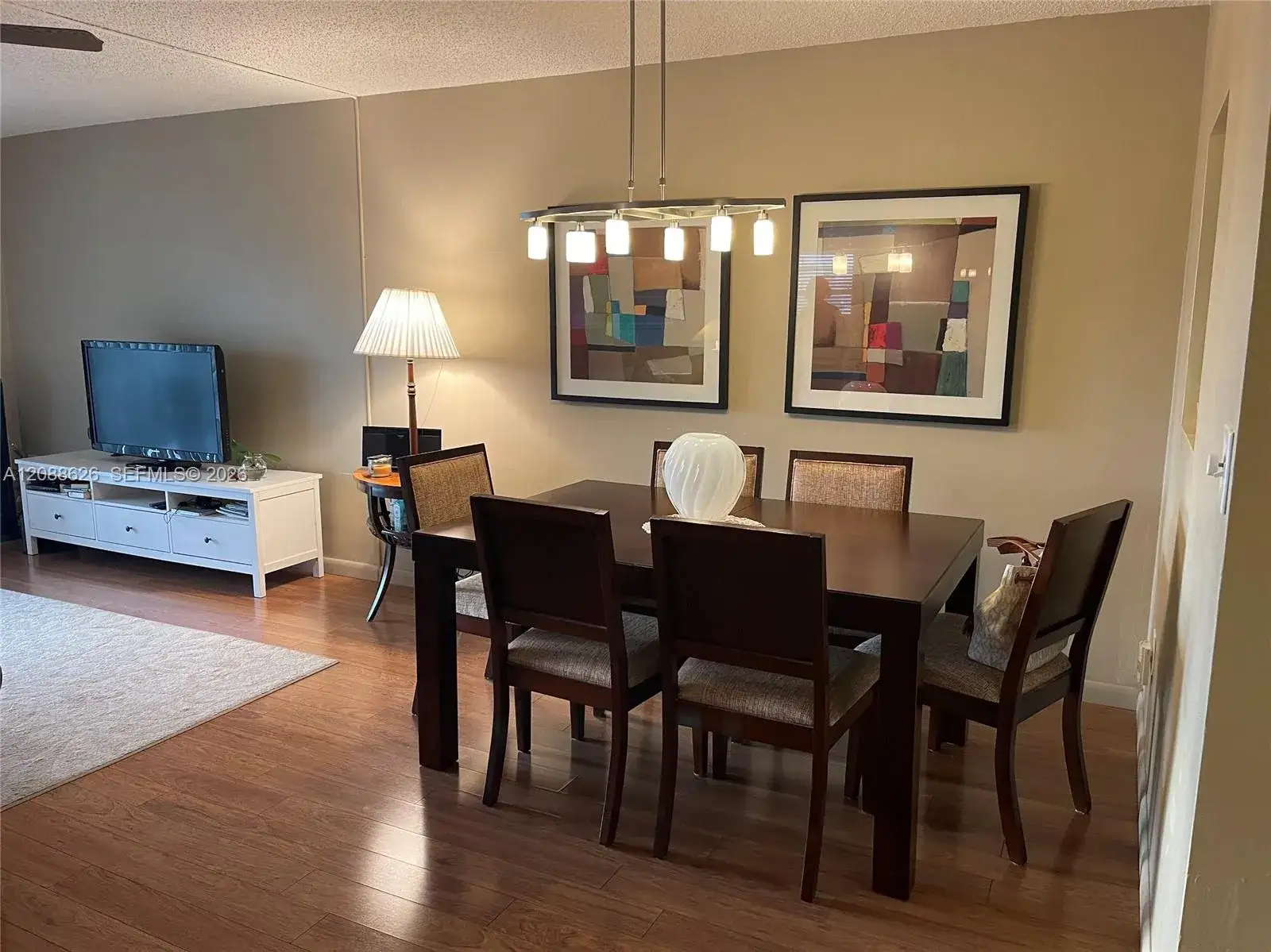 2 bedroom 1 bath Residential Lease for rent at 17001 NE 13th Ave # 302, Miami FL 33162