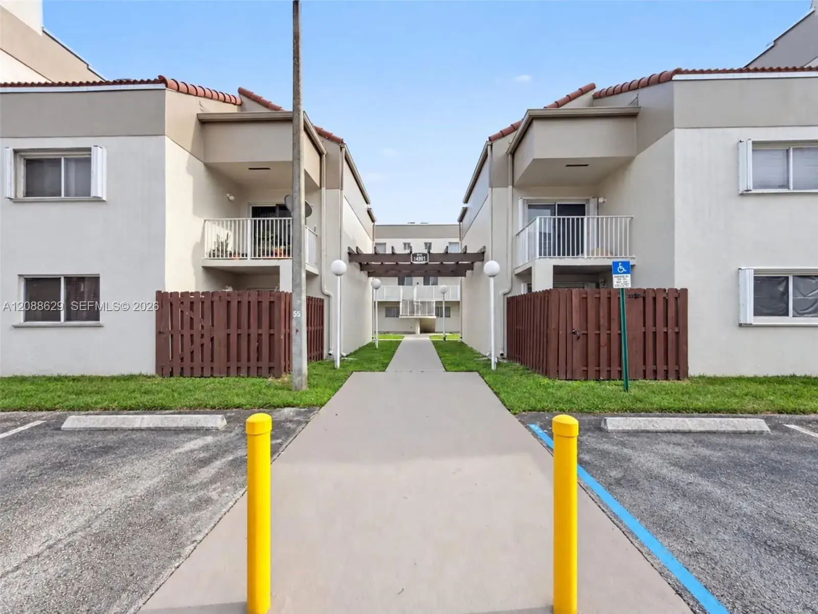 2 bedroom 2 bath Residential for sale at 14901 SW 80th St # 115, Miami FL 33193