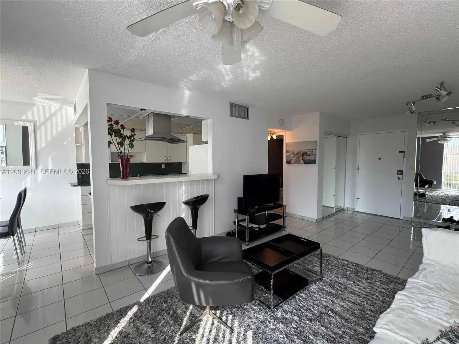 1 bedroom 1 bath Residential Lease for rent at 200 172nd St # 522, Sunny Isles Beach FL 33160
