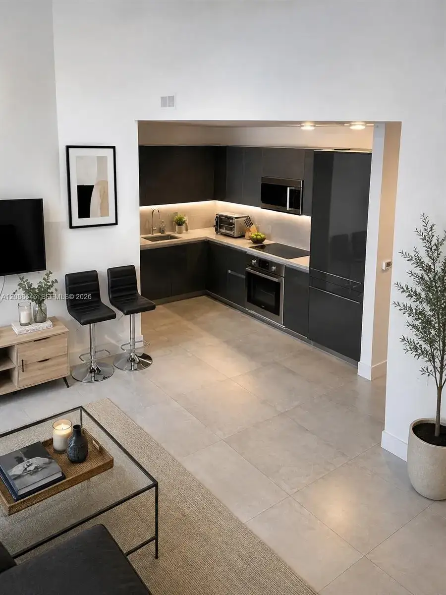 1 bedroom 1 bath Residential for sale at 1080 Brickell Ave # 907, Miami FL 33131