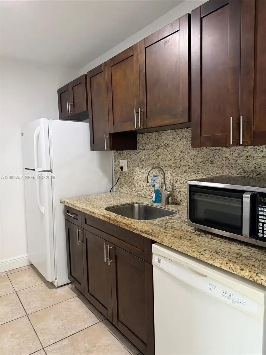 2 bedroom 1 bath Residential Lease for rent at 7425 SW 152nd Ave # 106, Miami FL 33193