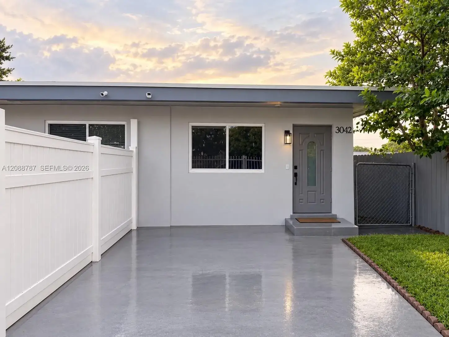 1 bedroom 1 bath Residential Lease for rent at 3040 NW 27th St # 3042, Miami FL 33142