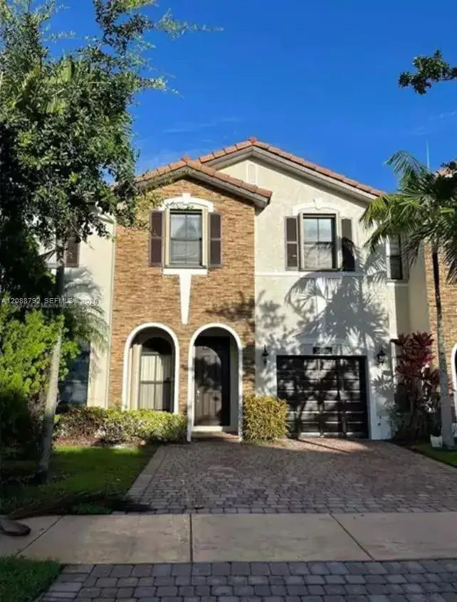 4 bedroom 2 bath Residential Lease for rent at 3178 NW 103rd Pl # 3178, Doral FL 33172