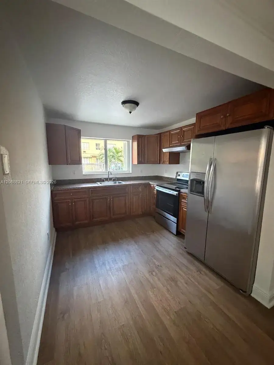 2 bedroom 1 bath Residential Lease for rent at 220 NW 7th Ave # 1, Miami FL 33128