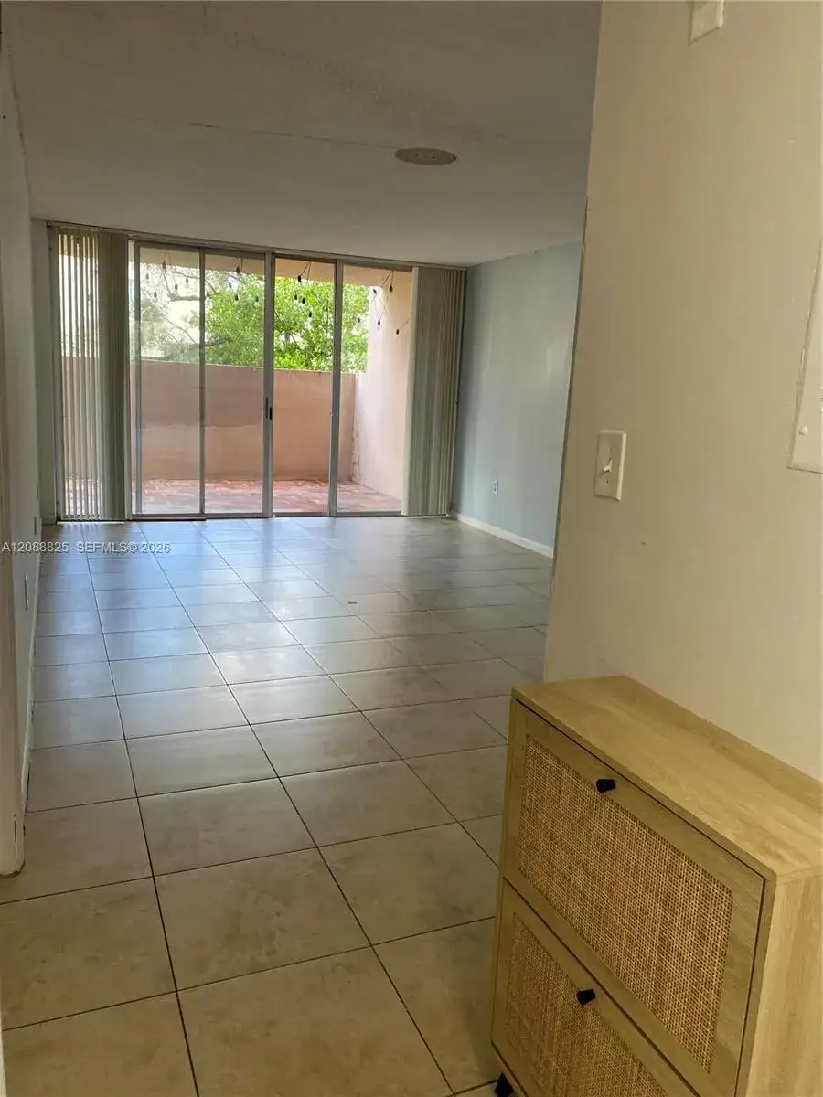 1 bedroom 1 bath Residential Lease for rent at 10625 SW 112th Ave # 103, Miami FL 33176