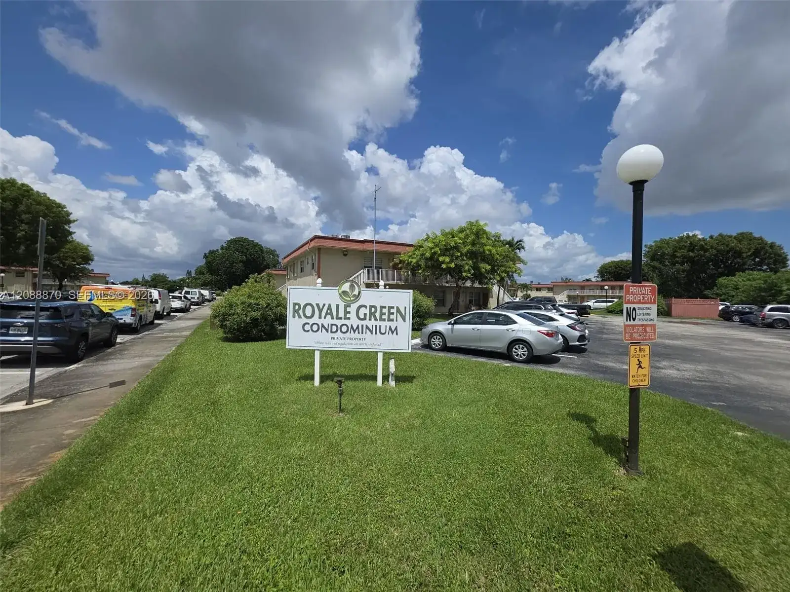 2 bedroom 1 bath Residential Lease for rent at 12811 SW 43rd Dr # A, Miami FL 33175