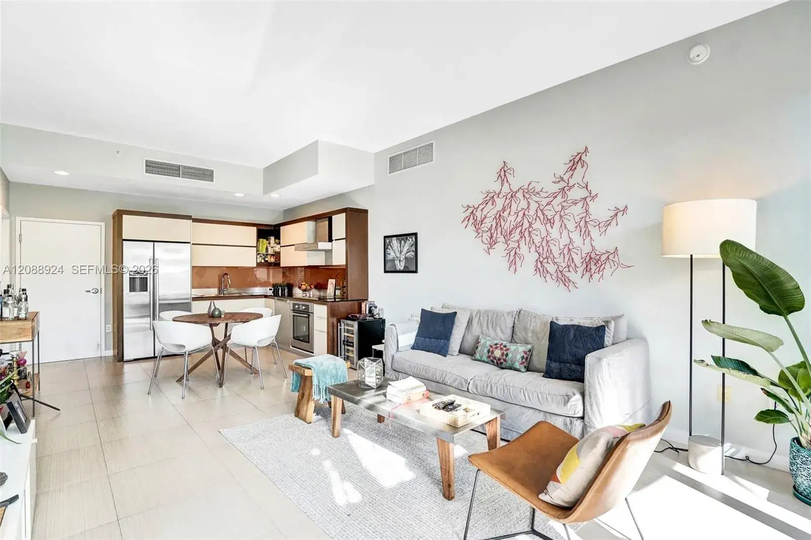 1 bedroom 1 bath Residential Lease for rent at 2100 Park Ave # 310, Miami Beach FL 33139