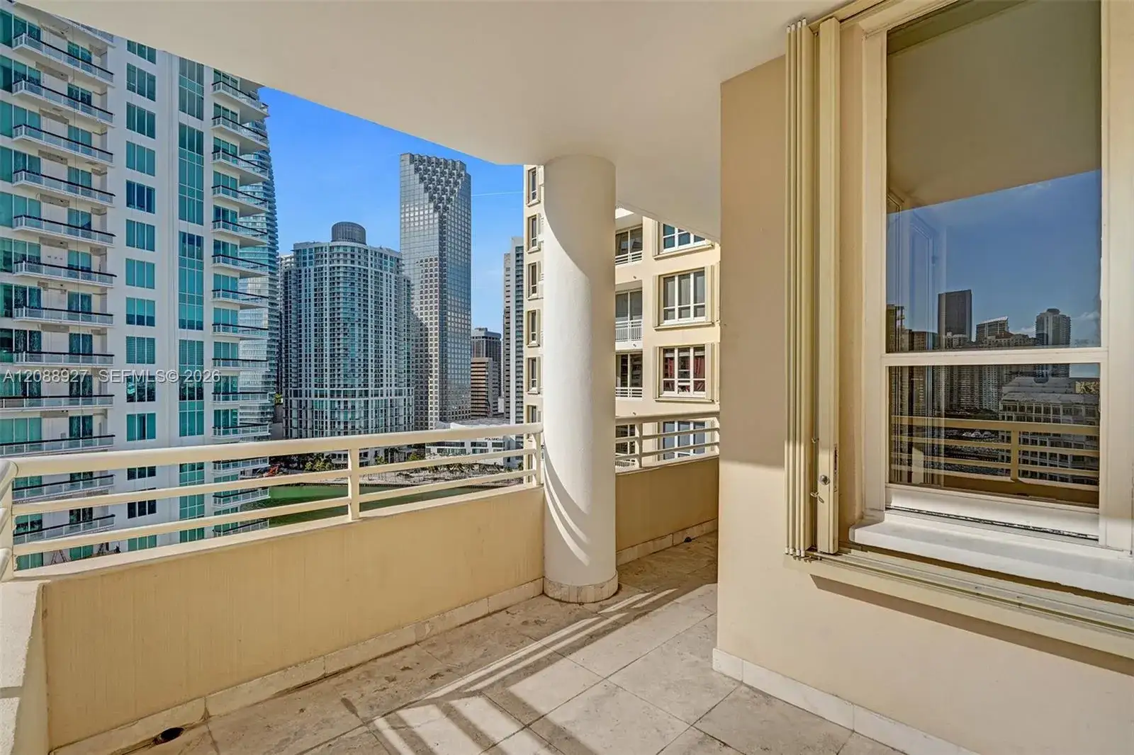 1 bedroom 1 bath Residential Lease for rent at 888 Brickell Key Dr # 1901, Miami FL 33131