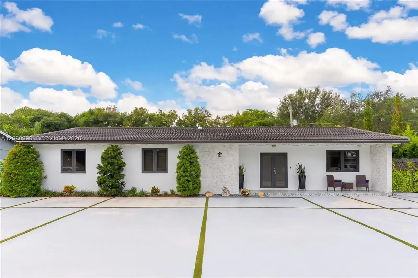 4 bedroom 4 bath Residential for sale at 10010 SW 85th Ter, Miami FL 33173